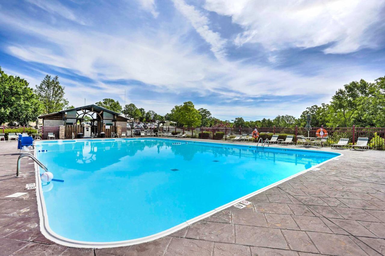 Vibrant Holiday Hills Resort Condo With Balcony Branson Exteriör bild