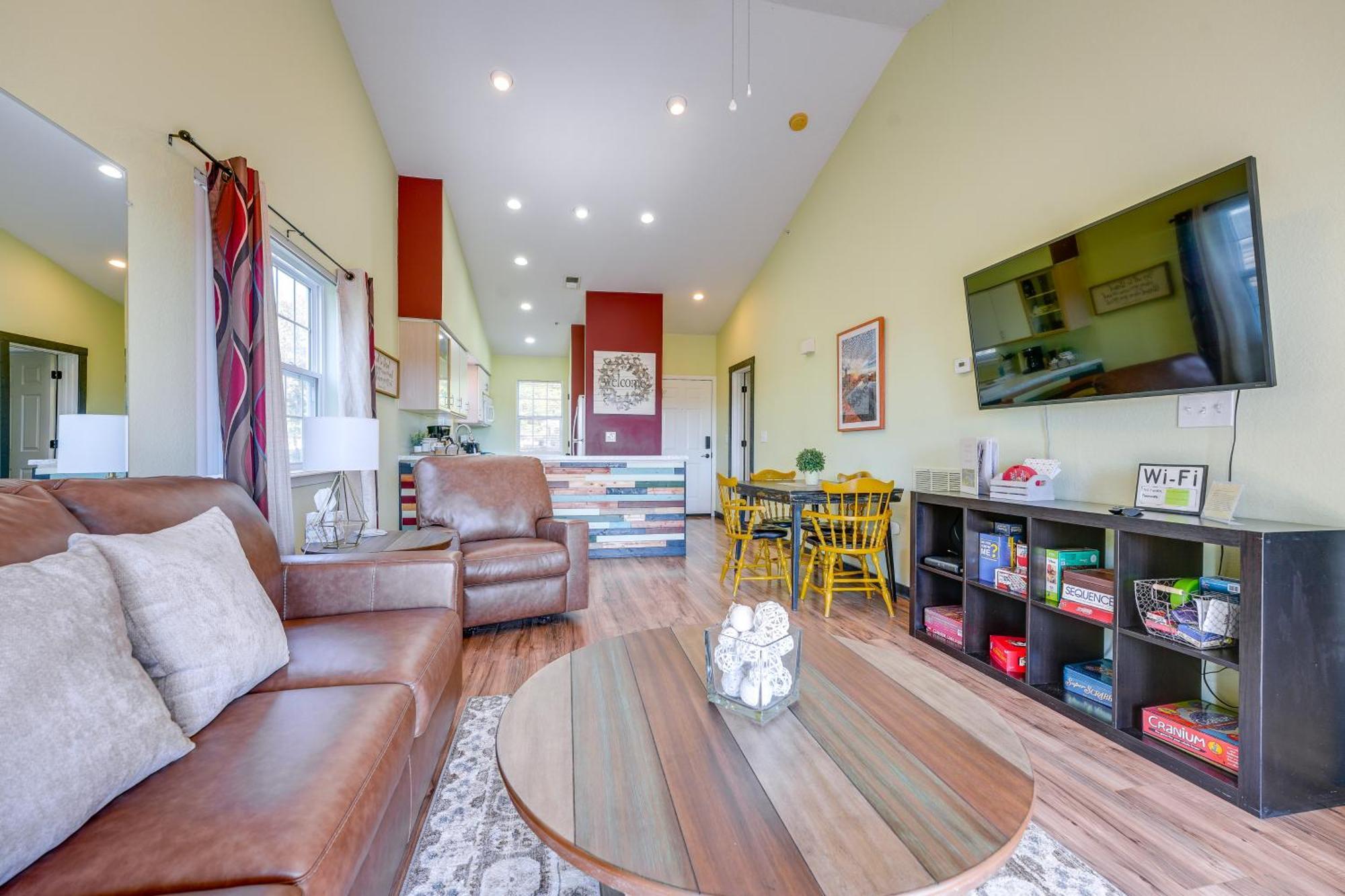 Vibrant Holiday Hills Resort Condo With Balcony Branson Exteriör bild
